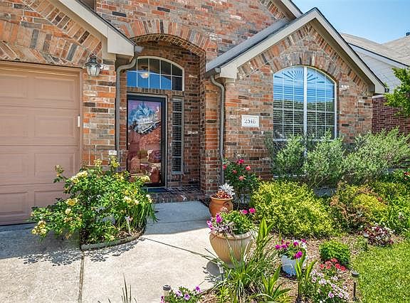 3rd image of 2516 Persimmon Dr