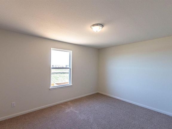 5th image of 176 Emma Rose Dr