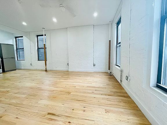 2nd image of 250 Mulberry St APT 10