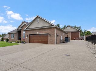 7781 Saint Jordan Cir, Newburgh, IN 47630