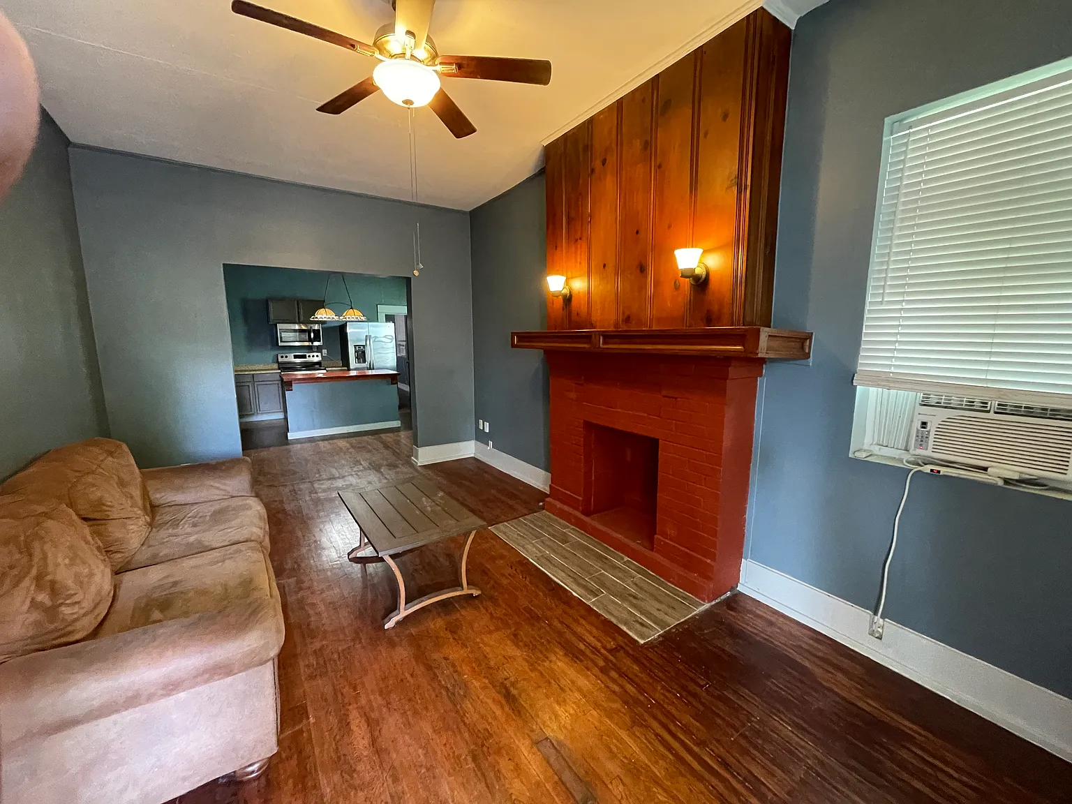2 bed, 700 sqft, $1,500 — Photo 3