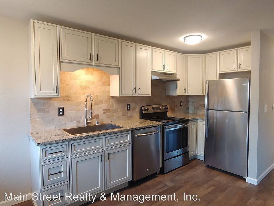 1st image of 12311 111th Ave E APT 2