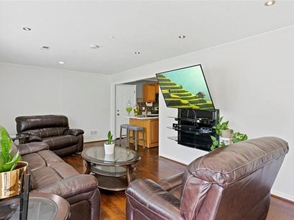 2nd image of 8823 Craig Dr