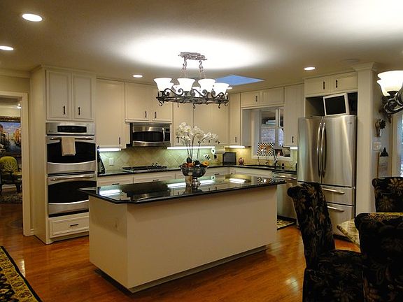 5th image of 2513 Humble Ave