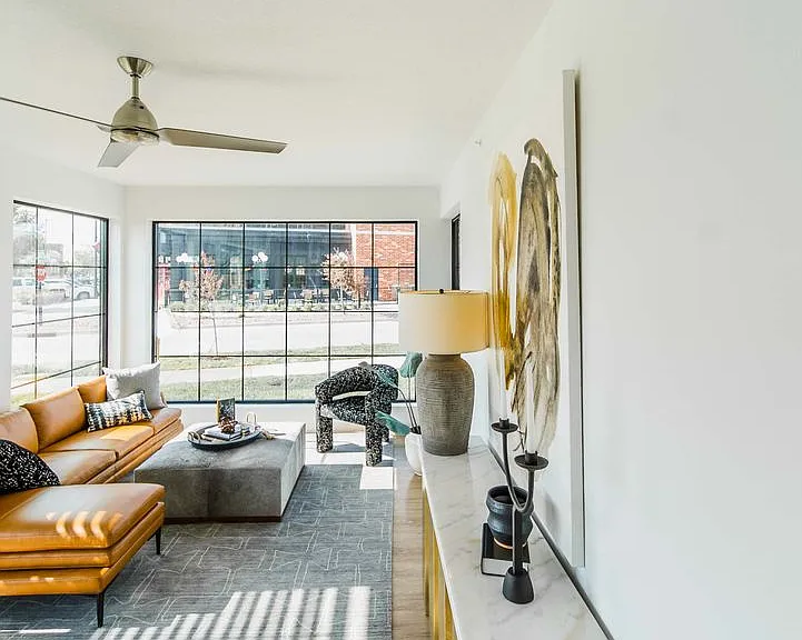 District Lofts ll Apartments — Photo 32