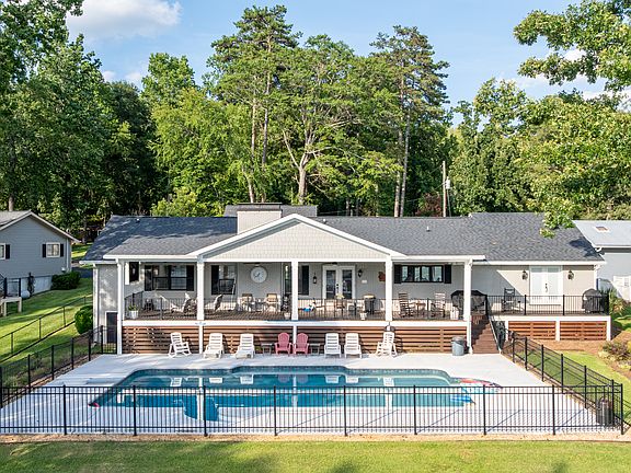 5th image of 139 Admiralty Way NW