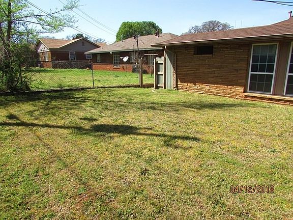 4th image of 1512 Meyers Pl