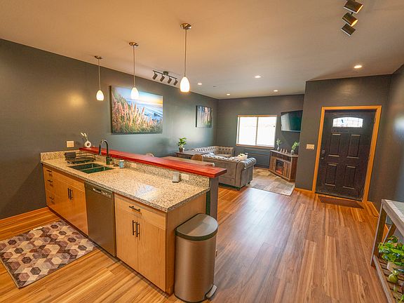 2nd image of 1214 N Park Ln