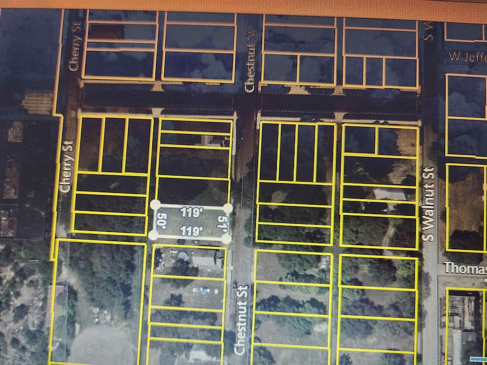 2nd image of 213 Chestnut St