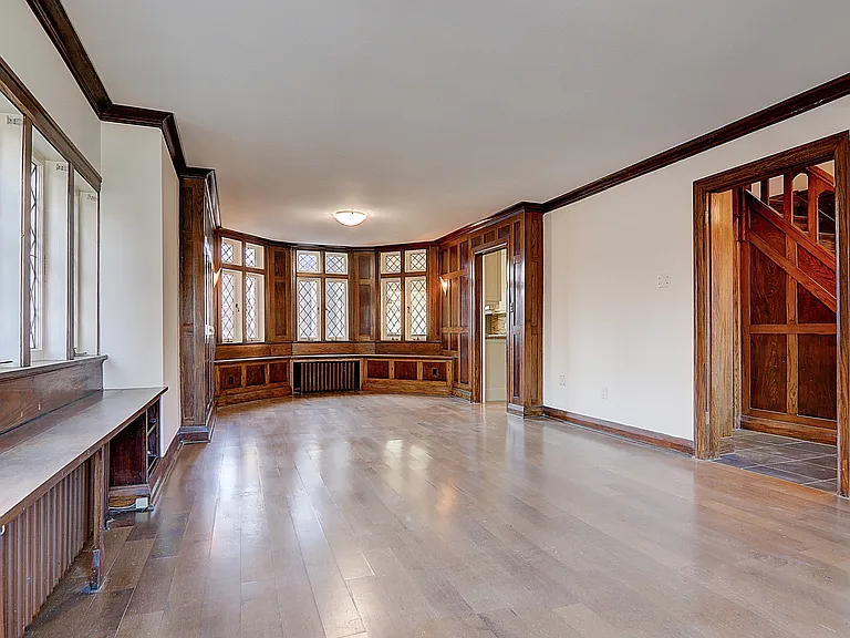 138 Fallingbrook Rd — Photo 9