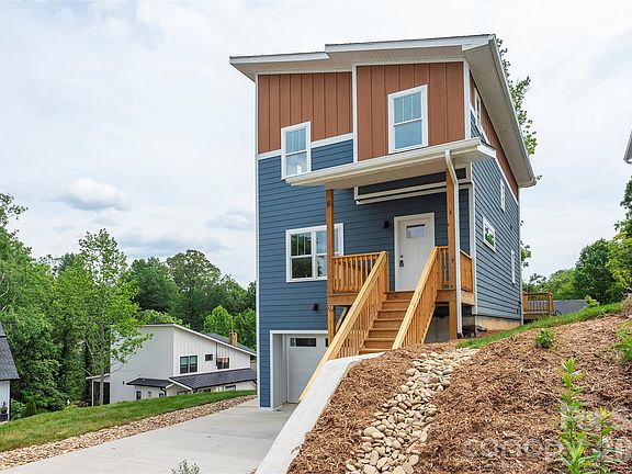3rd image of 6 Berry Crest Ln