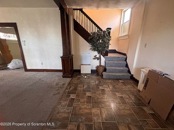 2nd image of 711 Crown Ave