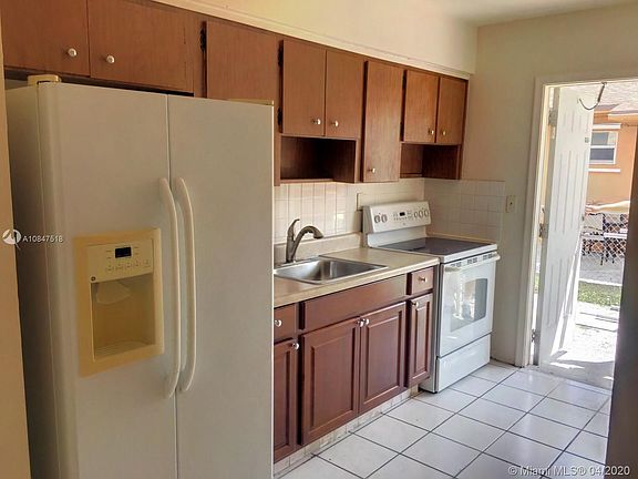5th image of 6170 SW 42nd Pl #1