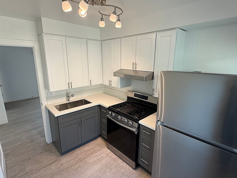 1st image of 2031 N Beachwood Dr #6