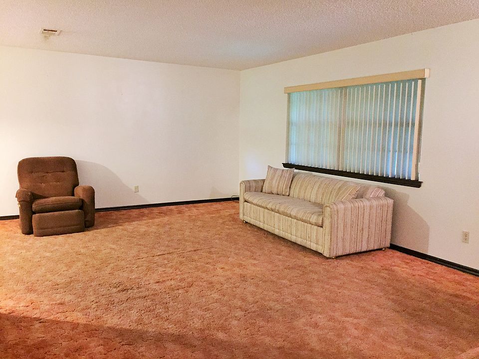1st image of 565 Palmetto Dr