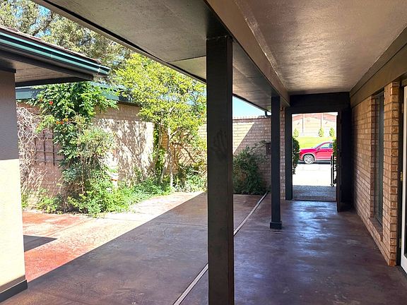 2nd image of 1413 Ventura Ave