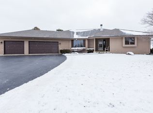 918 Apache Trl, Lake Villa, IL 60046