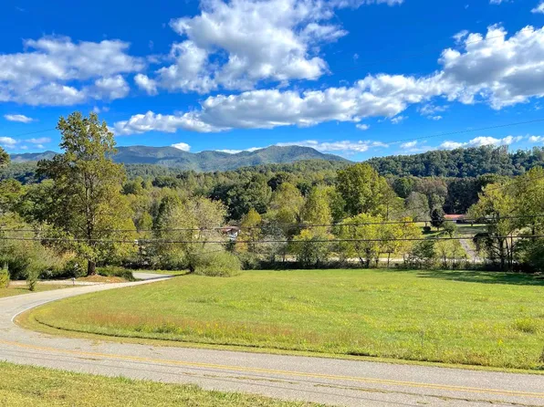 132 Bluff Rd, Marble, NC 28905