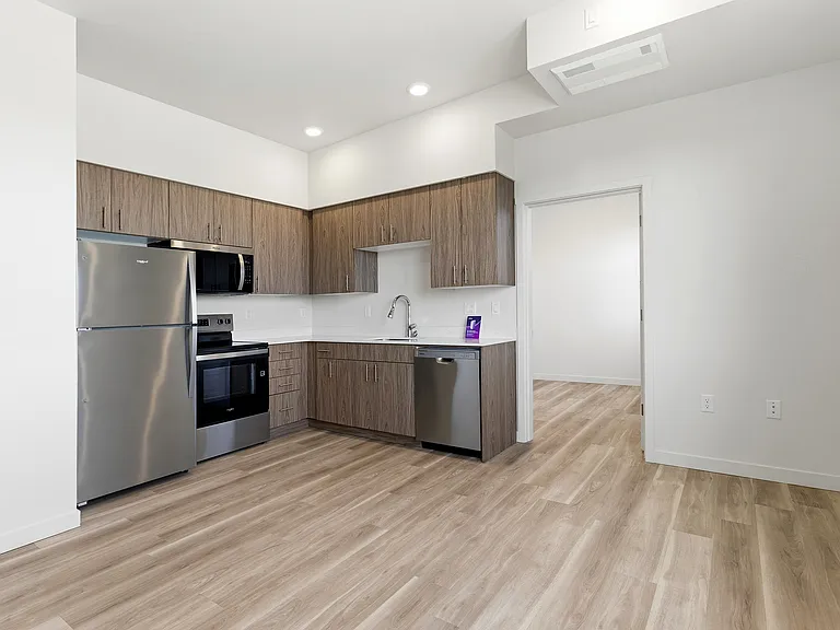Evergreen Peak Apartments — Photo 32