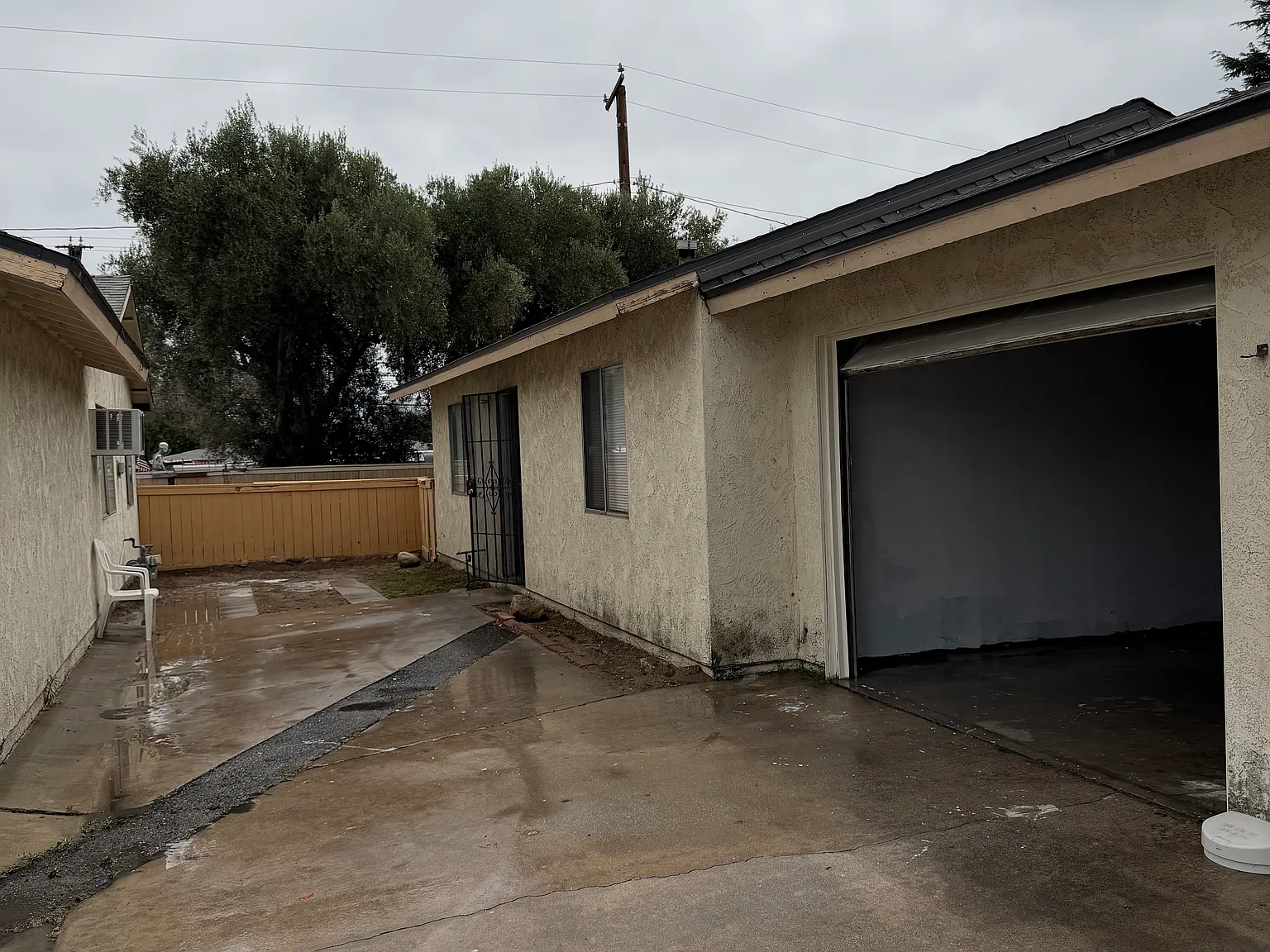 2 bed, 700 sqft, $1,950 — Photo 1