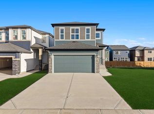 38 W Amblefield Cmn NW, Calgary, AB T3P 2B9
