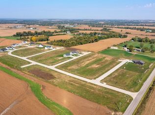 3319 Country Ct, Robins, IA 52328