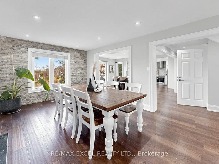 43 Piccadilly Rd — Photo 6