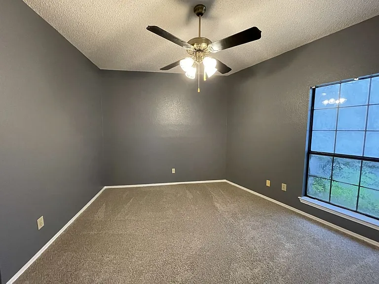 3028 Matterhorn Dr — Photo 10