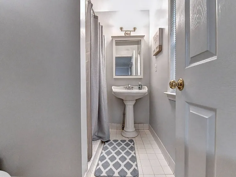 1179 Francis St NW — Photo 33