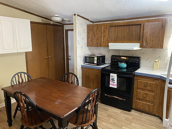 4th image of 204 Moss Creek Ln