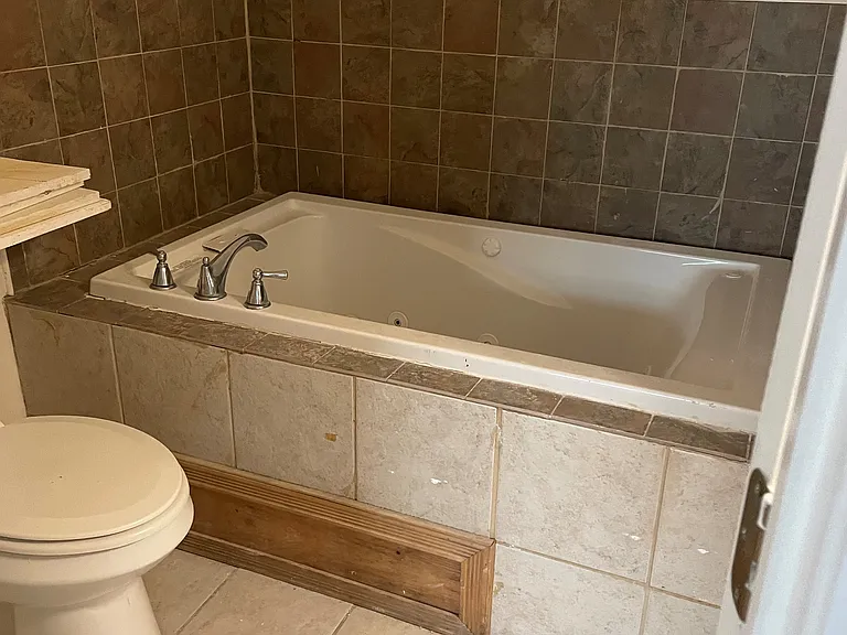 6800 Dorchester St — Photo 11