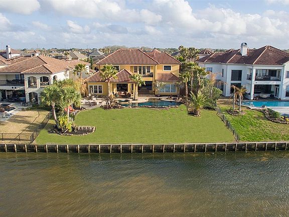 4th image of 2929 N Island Dr