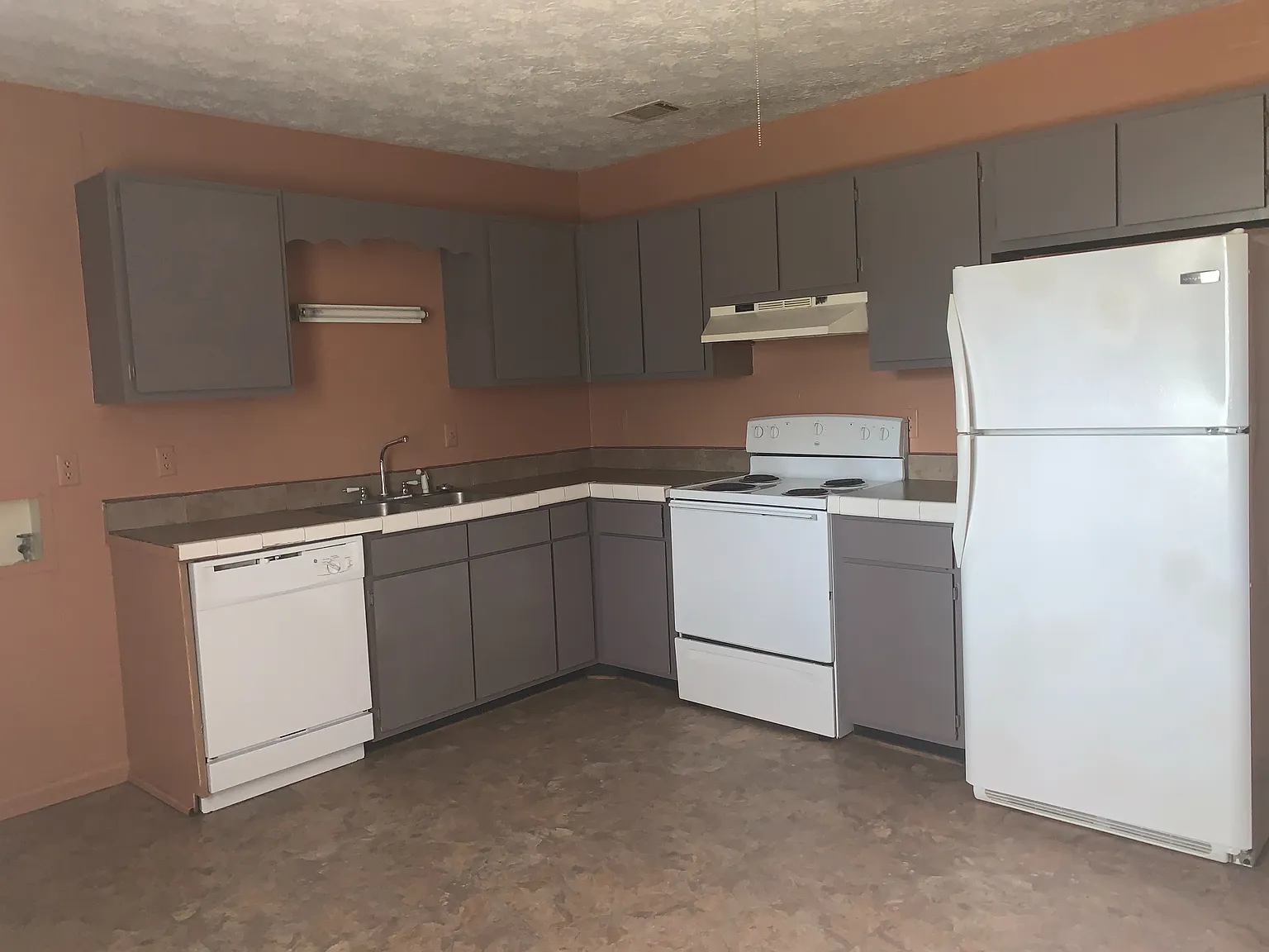 2 bed, 900 sqft, $1,100 — Photo 3