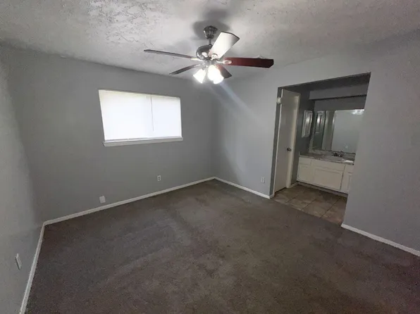 4806 Ripple Creek Dr, Baytown, TX 77521