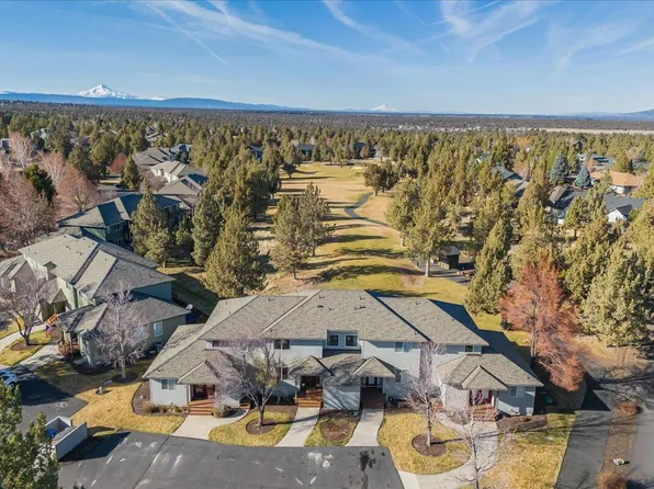 1140 Golden Pheasant Dr, Redmond, OR 97756