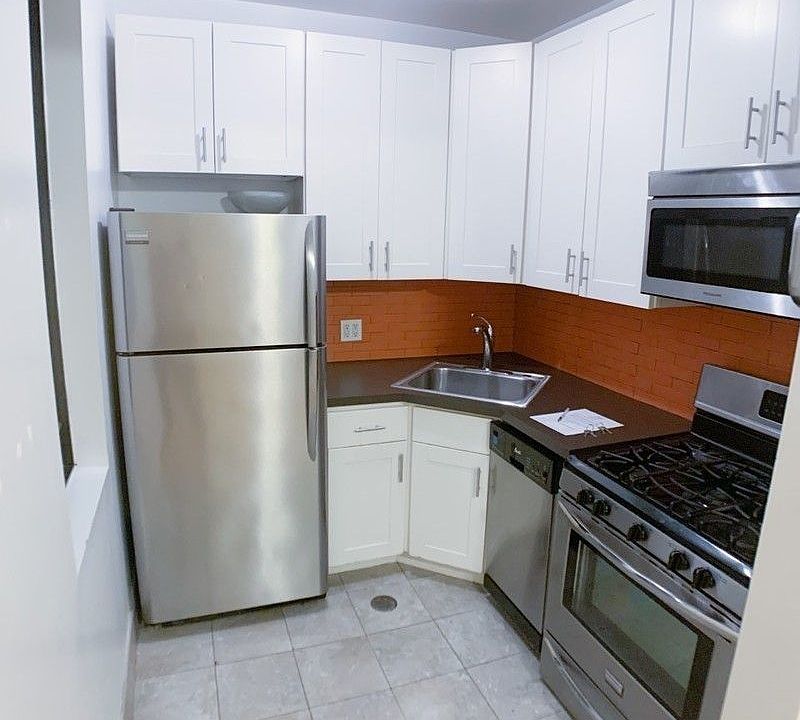 1st image of 148 W 17th St #2