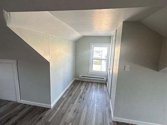 2nd image of 4106 Lee Rd #Up