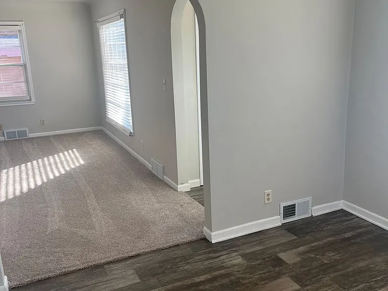 1704 S 8th Ave — Photo 5