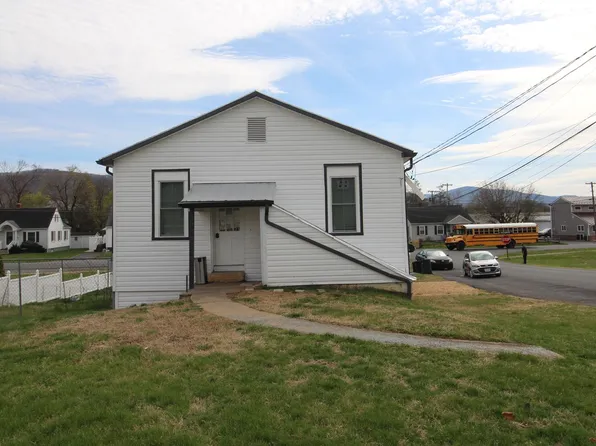 98 Lee Ave, Elkton, VA 22827