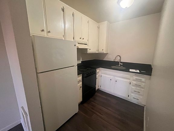 5th image of 2525 Broadway APT 8