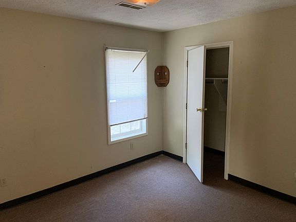 4th image of 212 Plain Ave