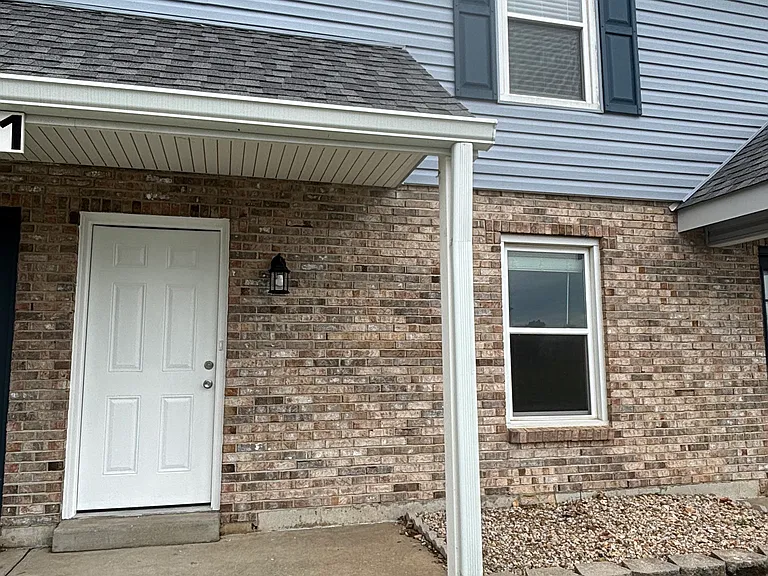 2301 Donna Maria Dr #C — Photo 1