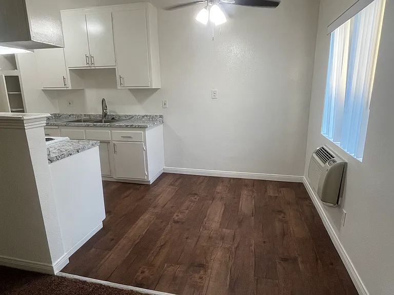 16405 Cornuta — Photo 13