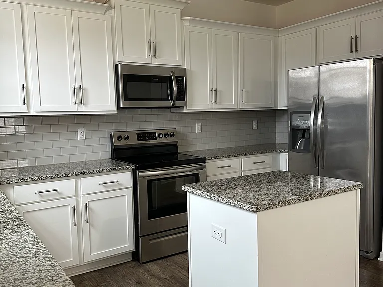 1130 Rock Haven Dr — Photo 7