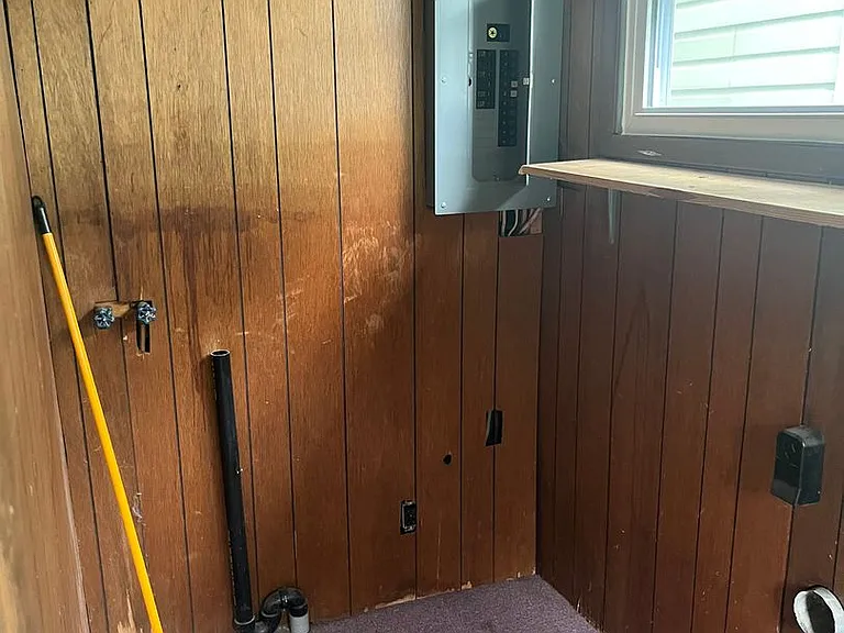 343 E Orange St — Photo 21