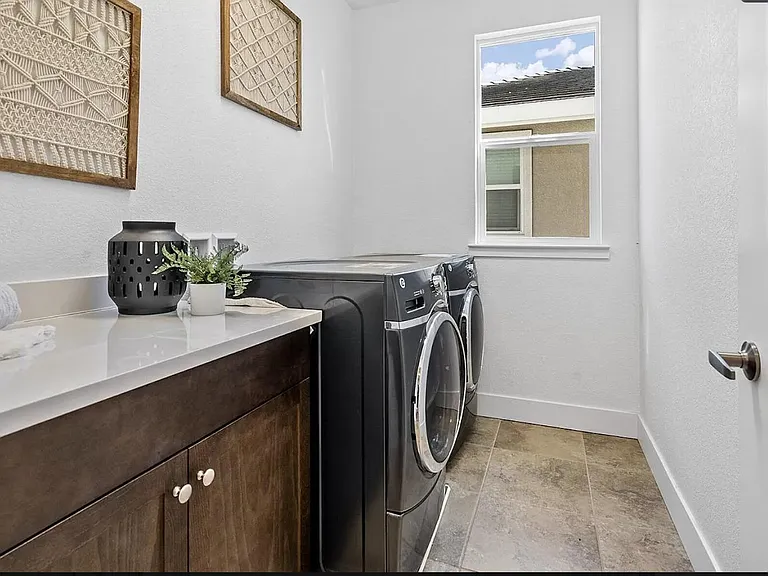 17950 Kerry Ct — Photo 26