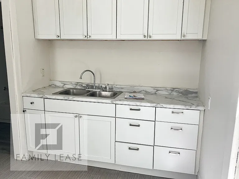923 W Marietta St — Photo 7