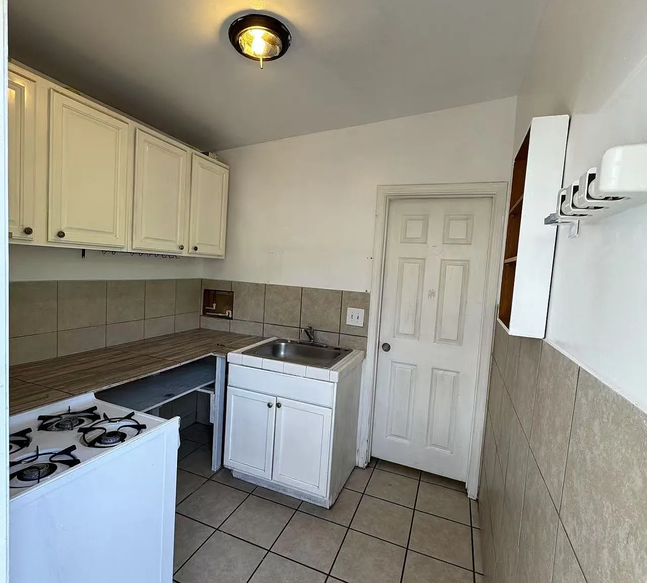 1 bed, 600 sqft, $1,500 — Photo 3