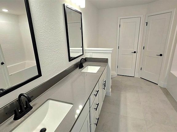 5th image of 4157 N Chamberlain Blvd