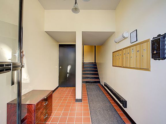 4th image of 61-15 169th St #2B